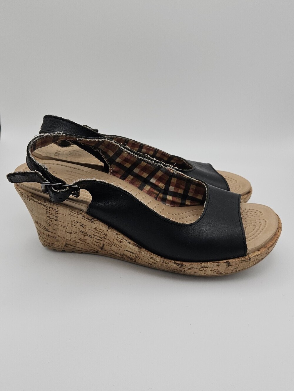 Crocs A-Leigh wedge sandals black leather cork size 8
